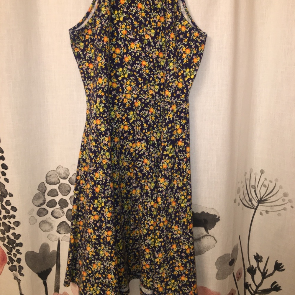 Halter skater dress - Picture 3 of 3